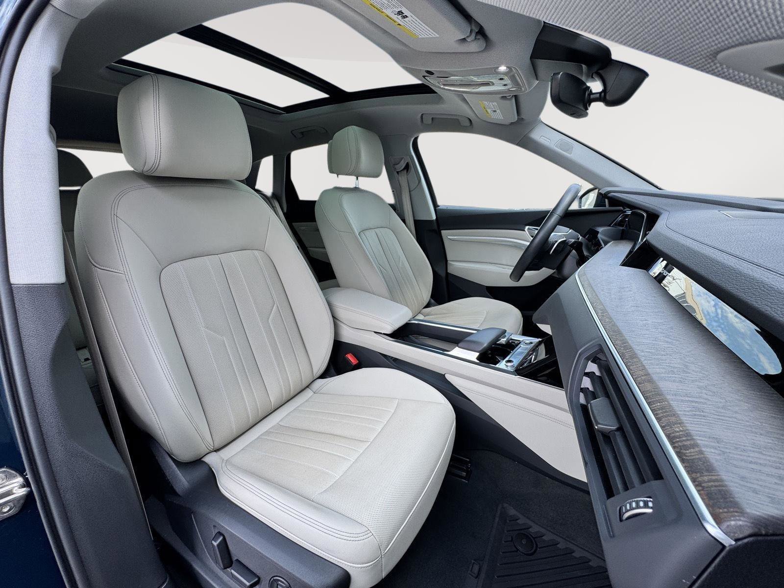 Used 2022 Audi e-tron Premium Plus w/ Premium Plus Package image 26