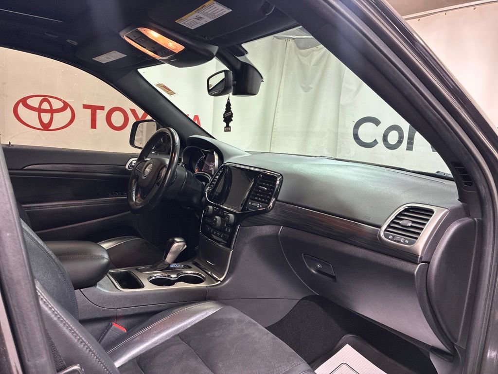Used 2020 Jeep Grand Cherokee Altitude AWD/4WD image 14
