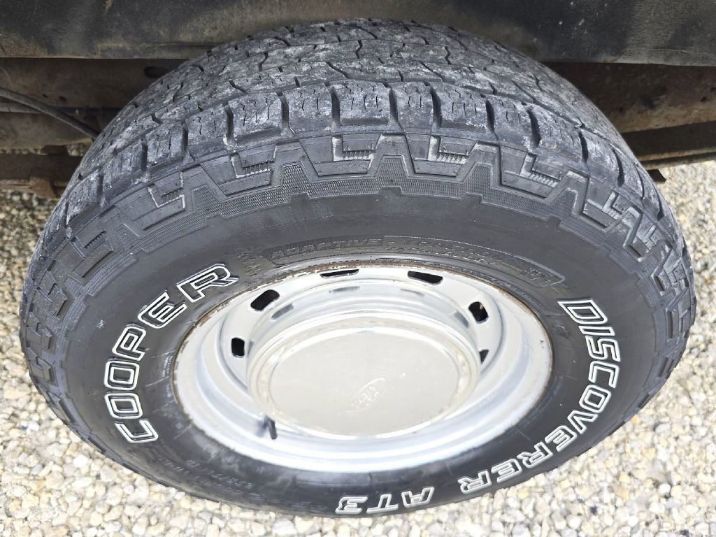 Used 2002 Ford E-150 and Econoline 150 RWD image 23