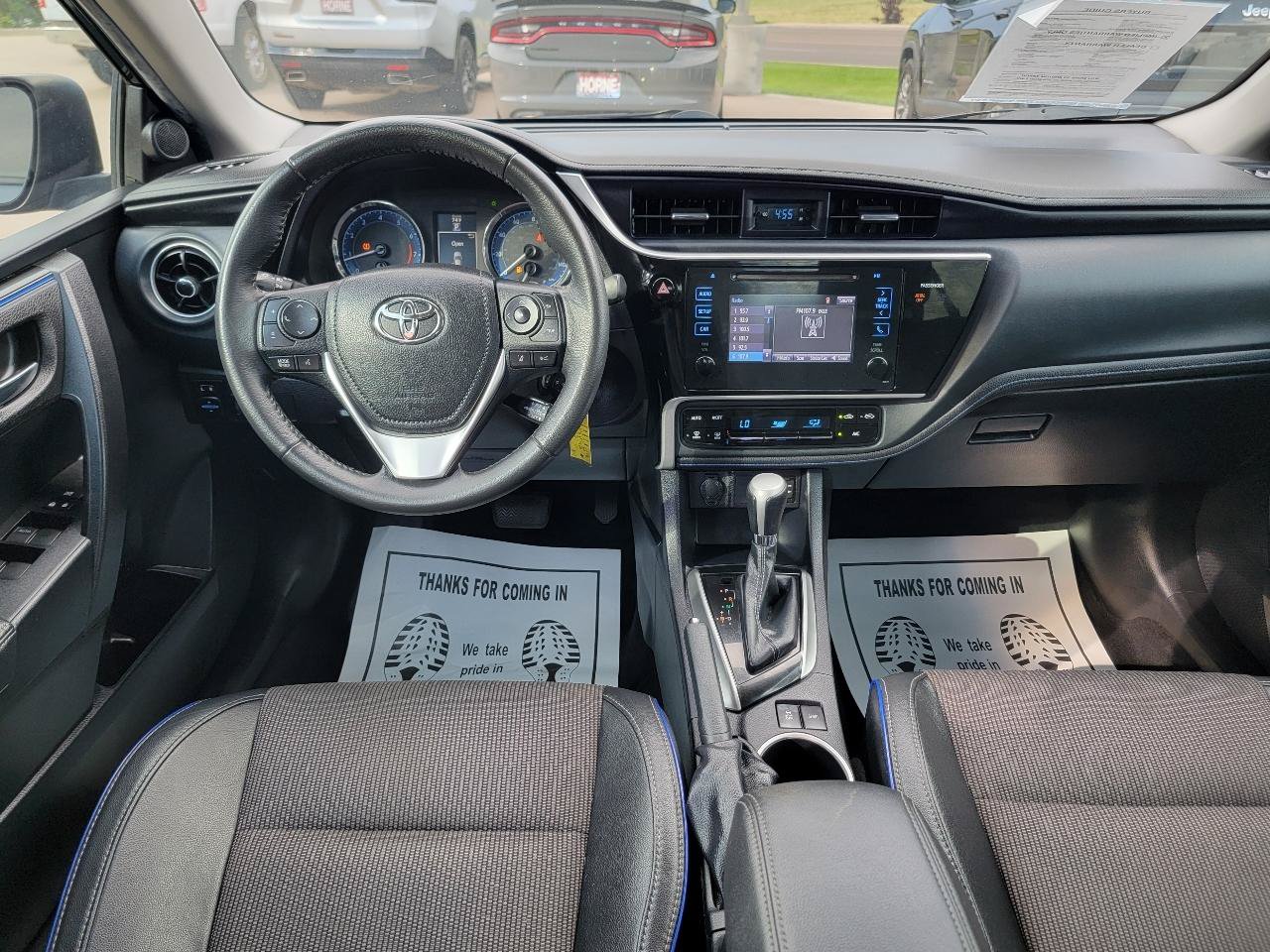 Used 2017 Toyota Corolla SE w/ Carpet Mat Package (TMS) FWD image 8