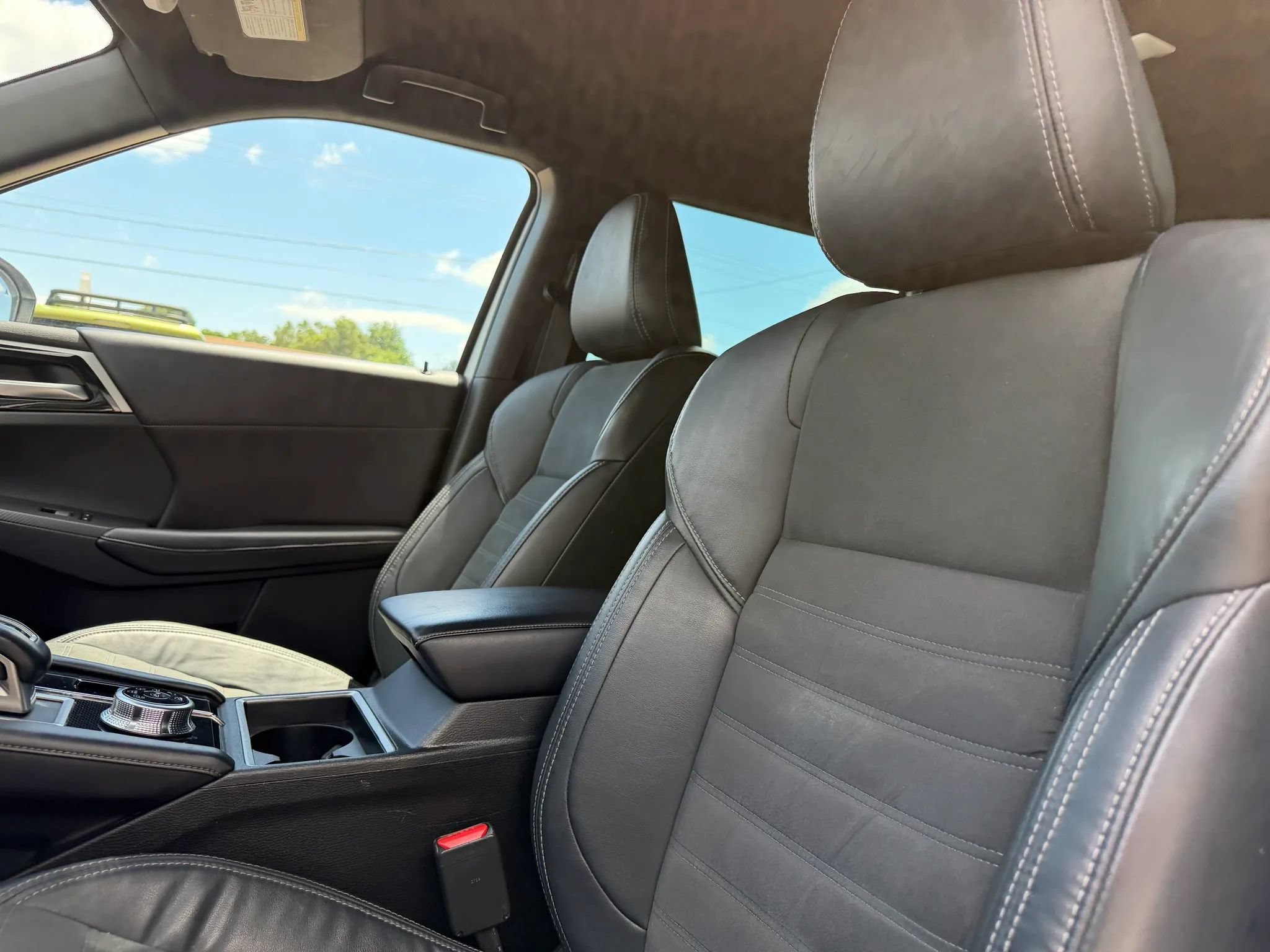 Used 2023 Mitsubishi Outlander SE AWD/4WD image 18