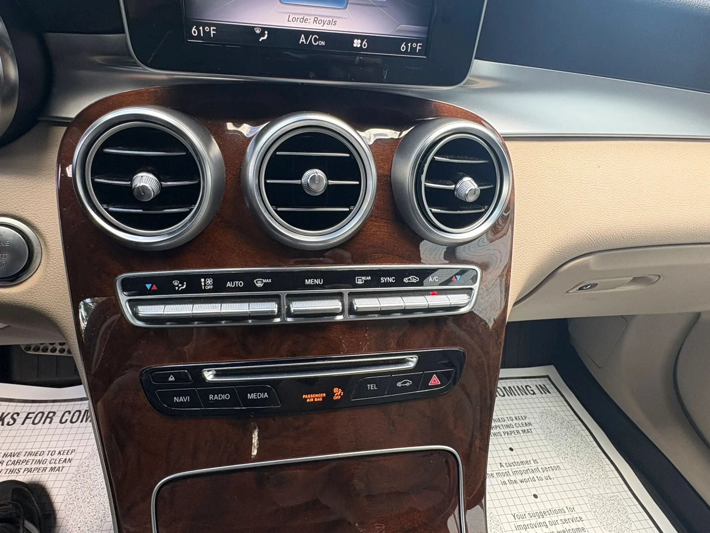 Used 2018 Mercedes-Benz GLC 300 4MATIC image 37