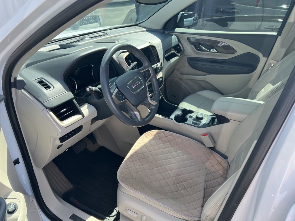 Used 2022 GMC Terrain Denali w/ Denali Premium Package AWD/4WD image 3