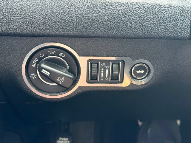 Used 2018 Chrysler 300 S w/ 300S Premium Group RWD image 36