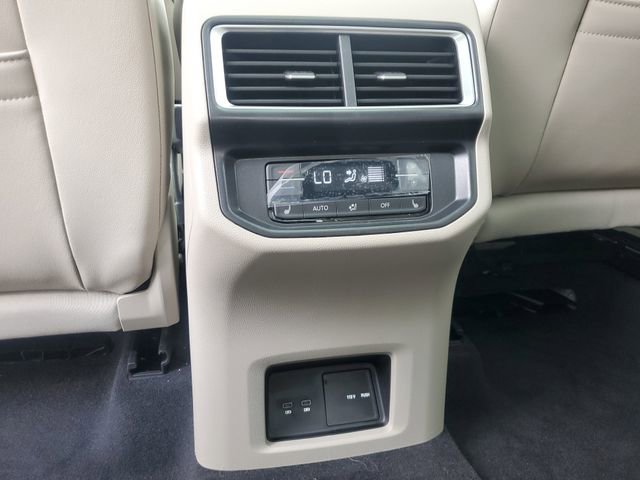 New 2026 Volkswagen Atlas SEL Premium R-Line image 13