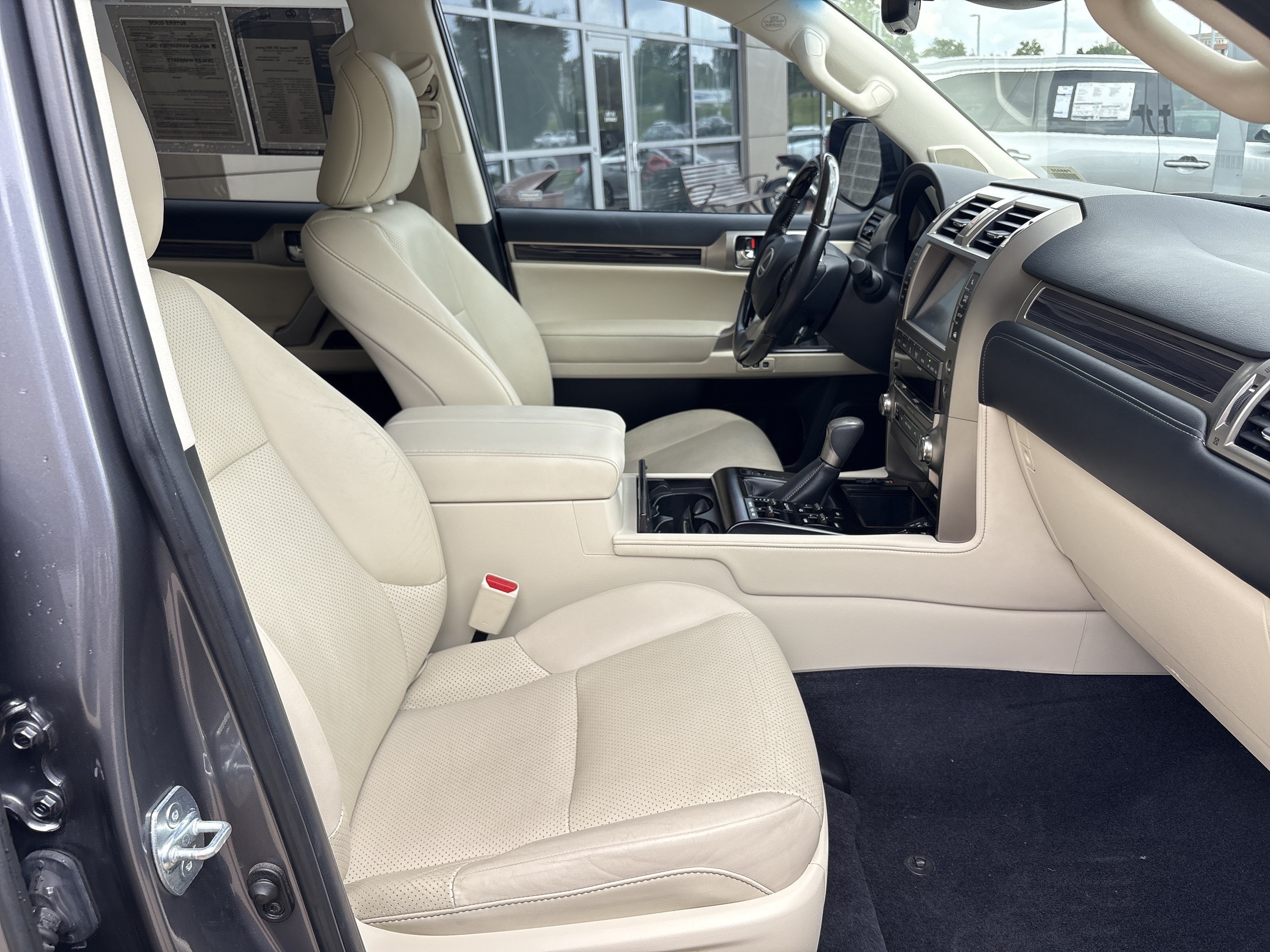 Used 2021 Lexus GX 460 Luxury w/ Off Road Package AWD/4WD image 32