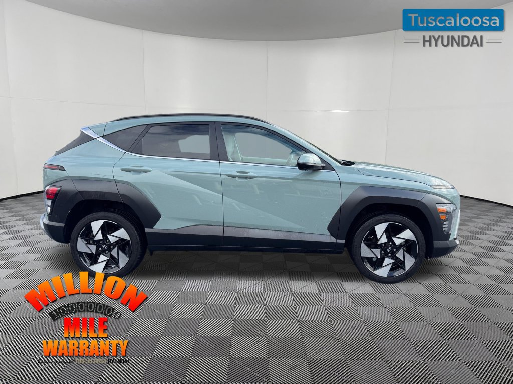 Used 2024 Hyundai Kona Limited AWD/4WD image 2