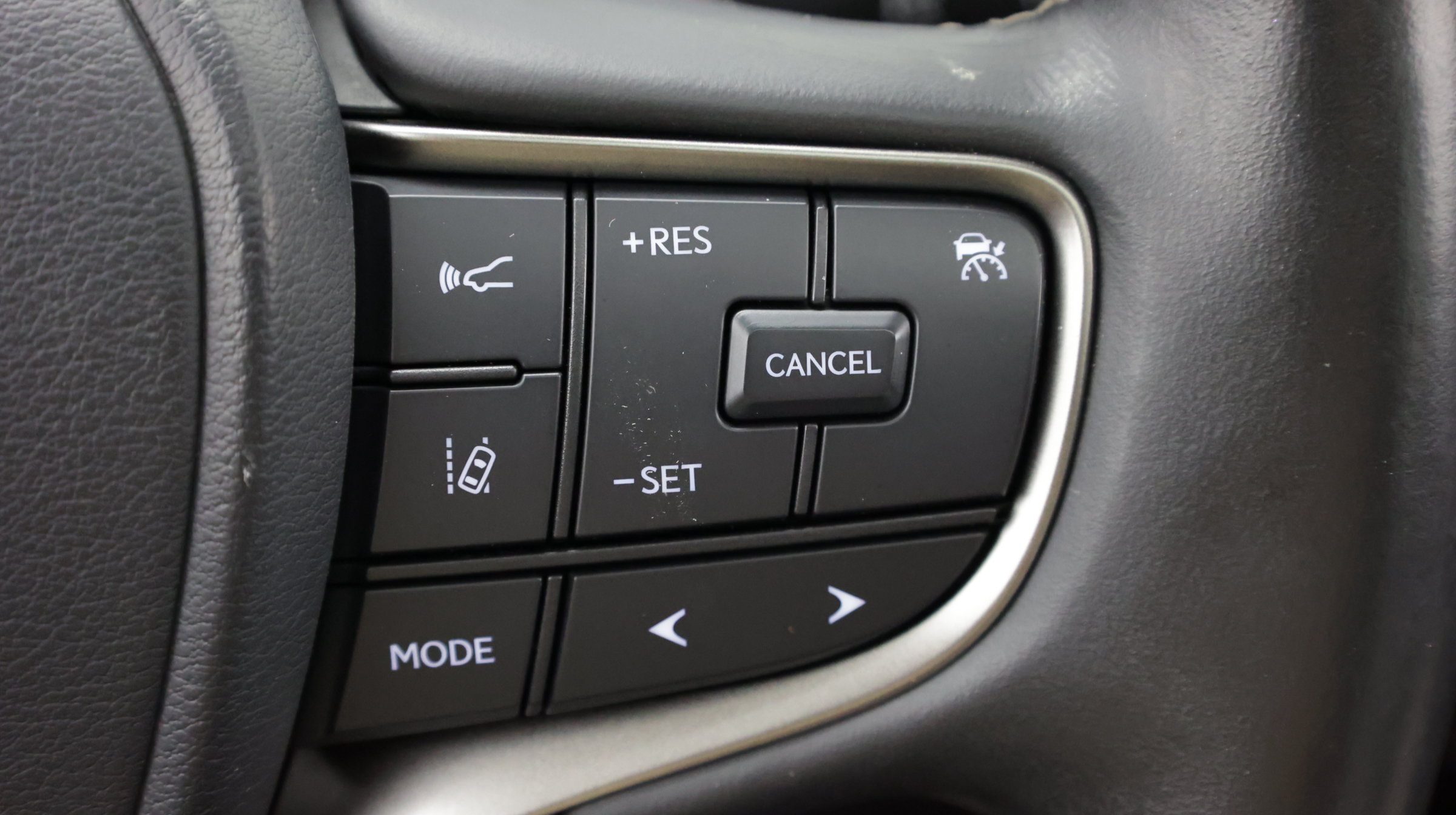 Used 2022 Lexus UX 200 w/ Accessory Package (Z1) FWD image 30