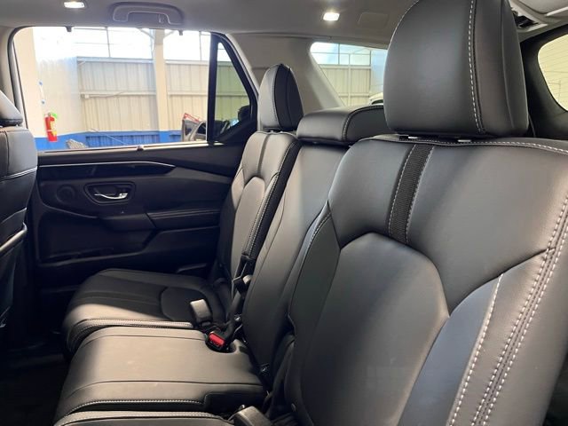Used 2025 Honda Pilot Touring image 18