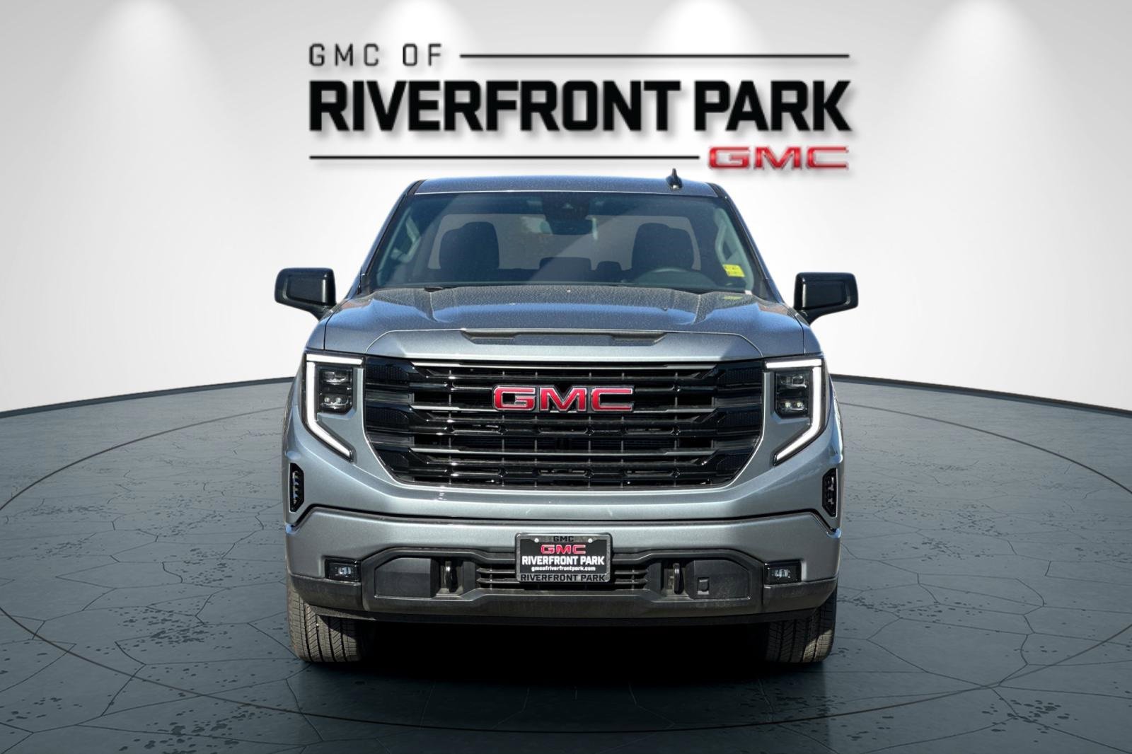 New 2025 GMC Sierra 1500 Elevation image 8