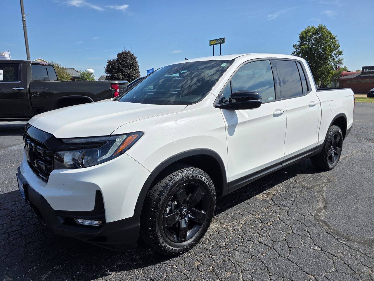 Used 2025 Honda Ridgeline Black Edition image 3