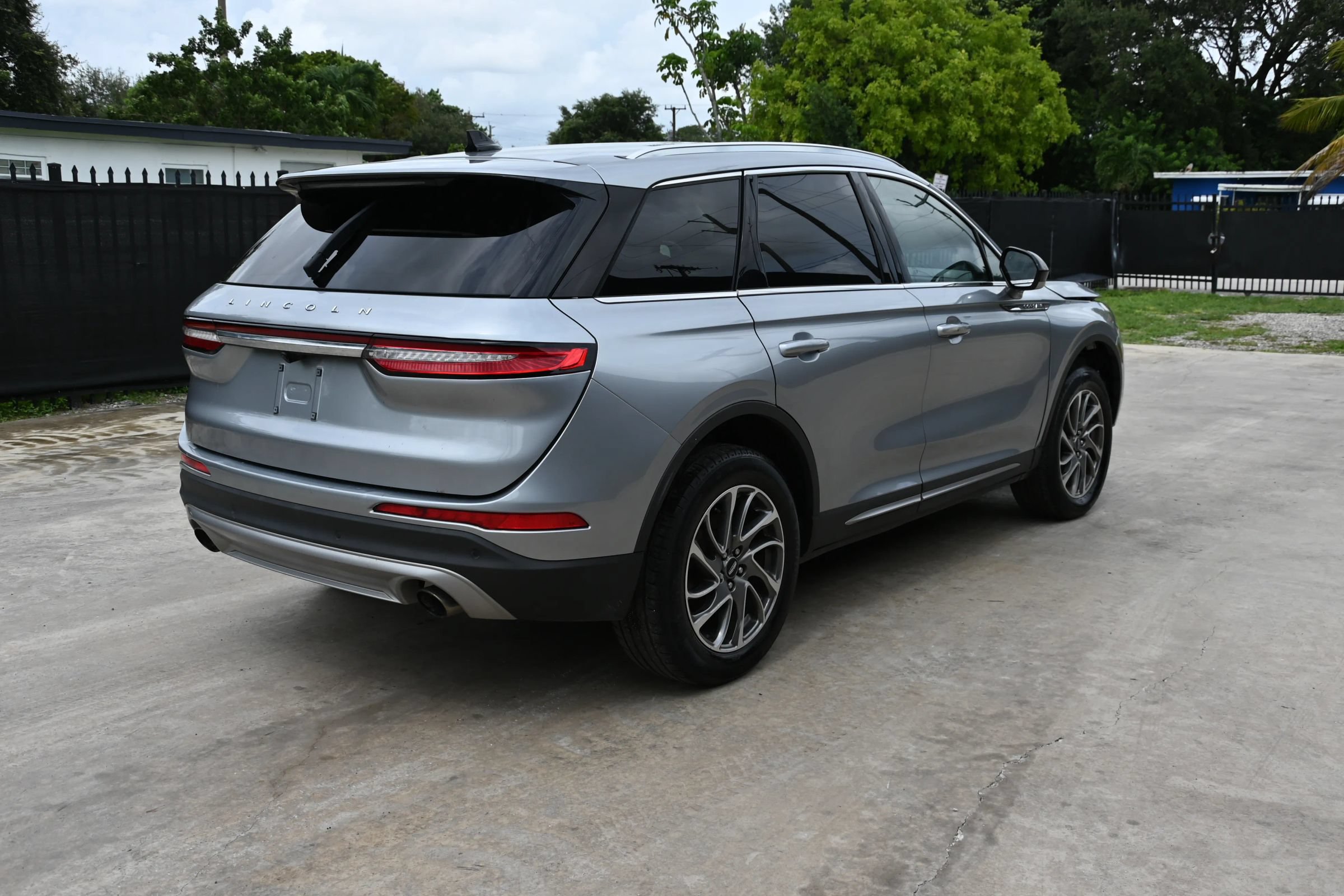 Used 2022 Lincoln Corsair AWD w/ Equipment Group 101A image 5