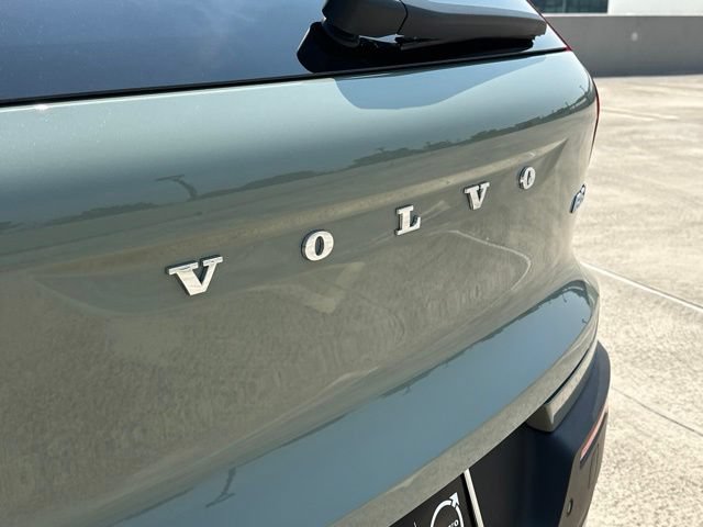Certified 2025 Volvo XC40 B5 Plus AWD/4WD image 37