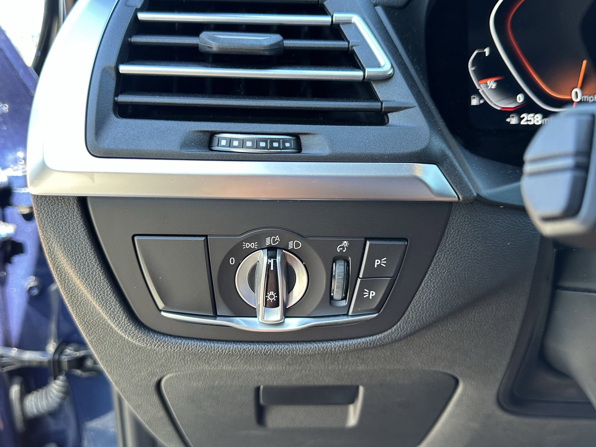 Used 2023 BMW X3 sDrive30i w/ Convenience Package image 33