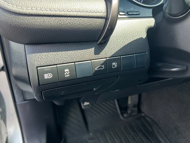 Used 2018 Toyota Camry SE FWD image 13