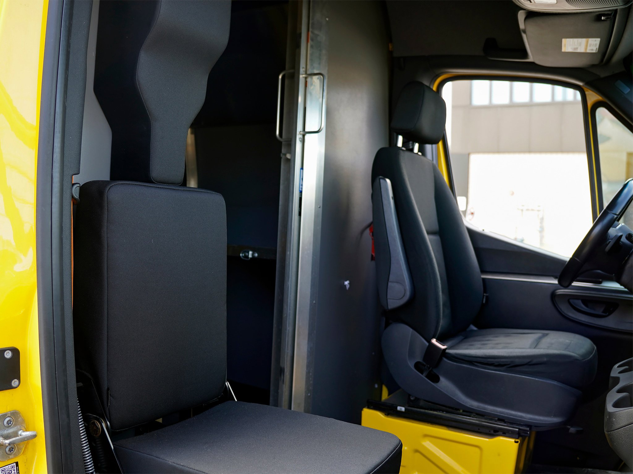 Used 2021 Mercedes-Benz Sprinter 2500 image 22