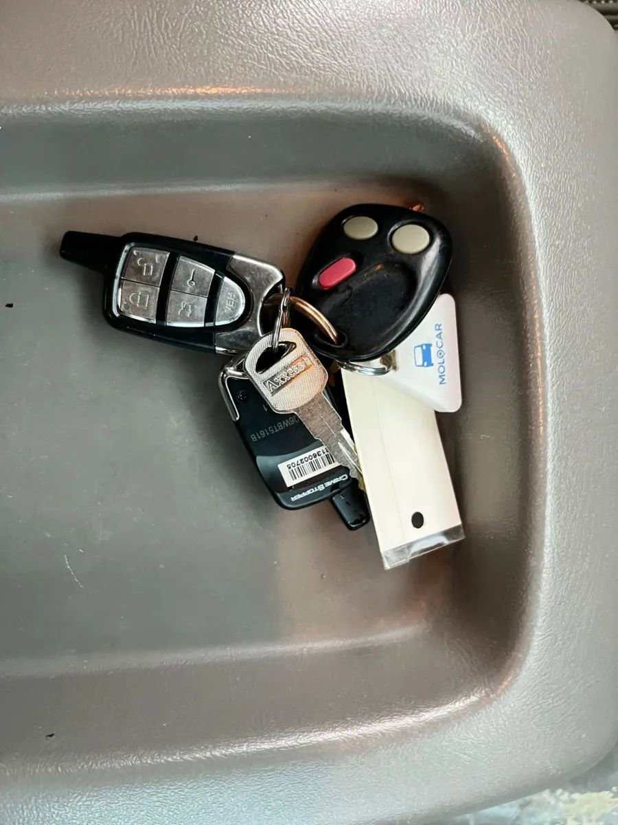 Used 2005 Chevrolet Avalanche Z66 w/ Preferred Equipment Group RWD image 32