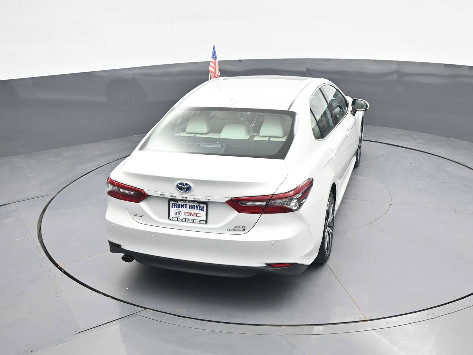 Used 2024 Toyota Camry XLE w/ Navigation Package FWD image 31