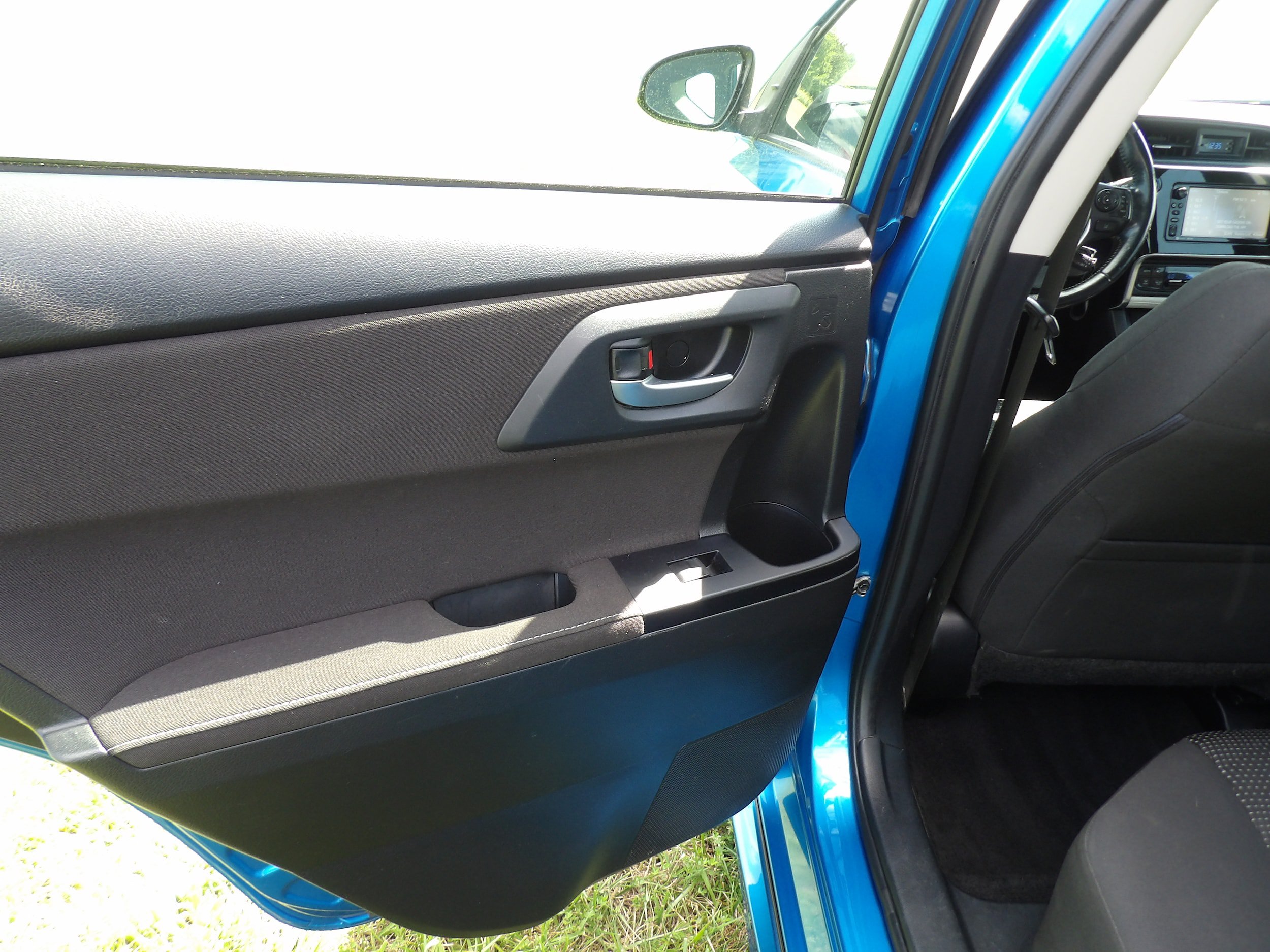 Used 2017 Toyota Corolla iM w/ Carpet Mat Package FWD image 10