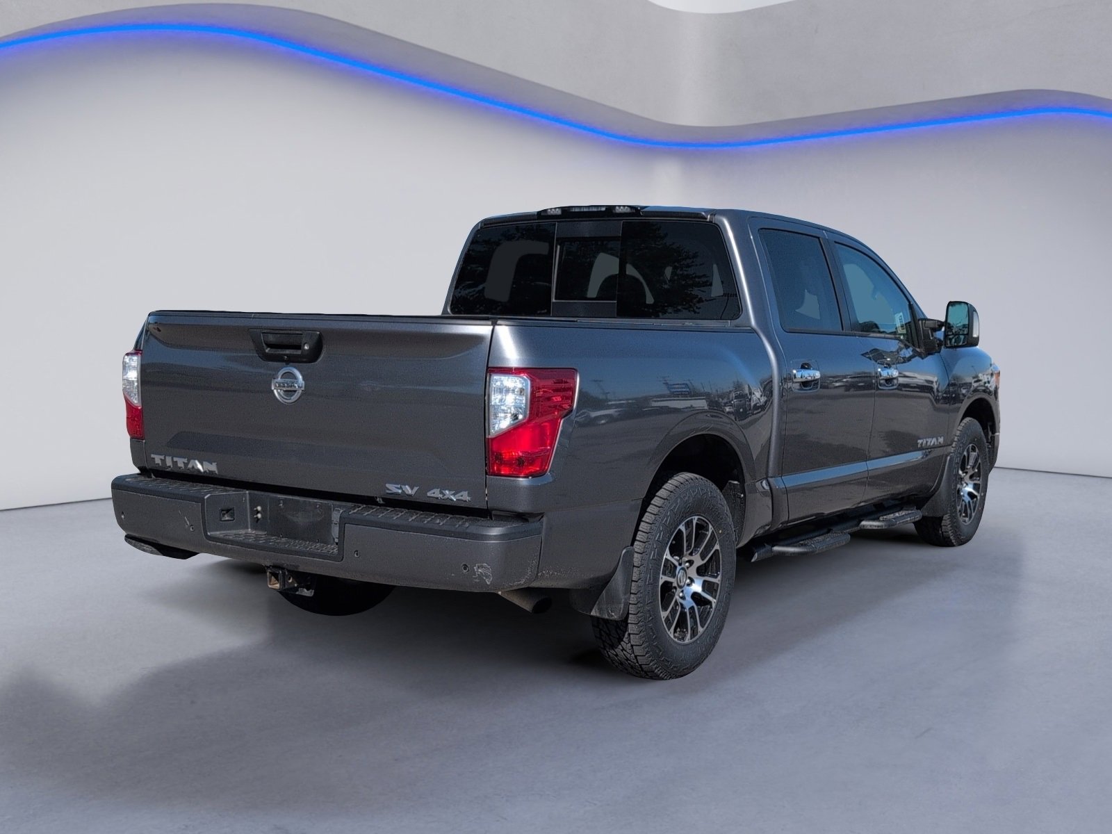 Used 2021 Nissan Titan SV w/ SV Convenience Package image 3