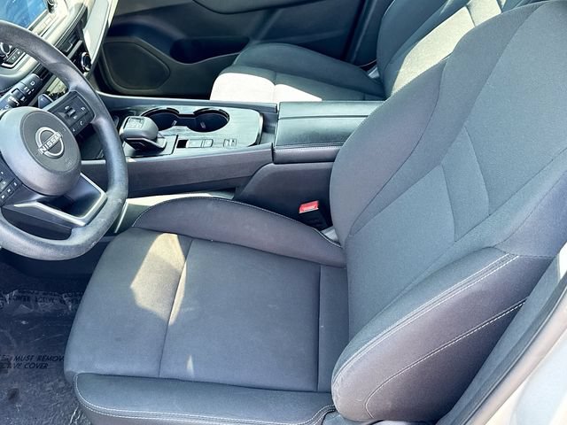 Used 2024 Nissan Rogue S FWD image 18