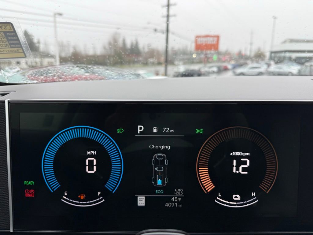 Certified 2025 Hyundai Santa Fe SEL image 28