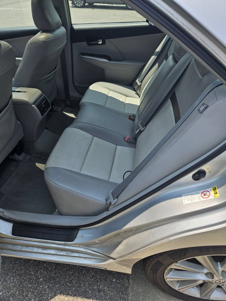 Used 2012 Toyota Camry XLE w/ Leather Pkg FWD image 3
