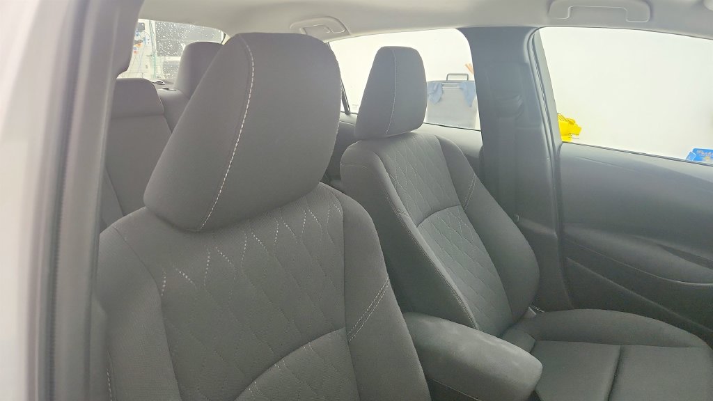 Used 2025 Toyota Corolla LE FWD image 23