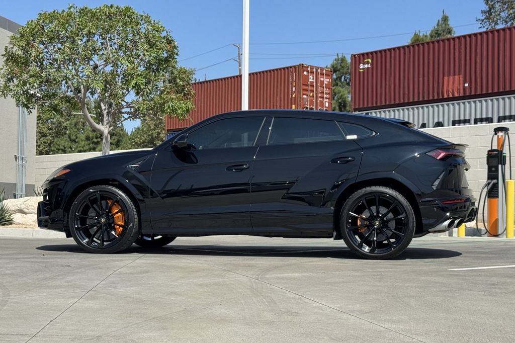 Used 2020 Lamborghini Urus AWD/4WD image 9