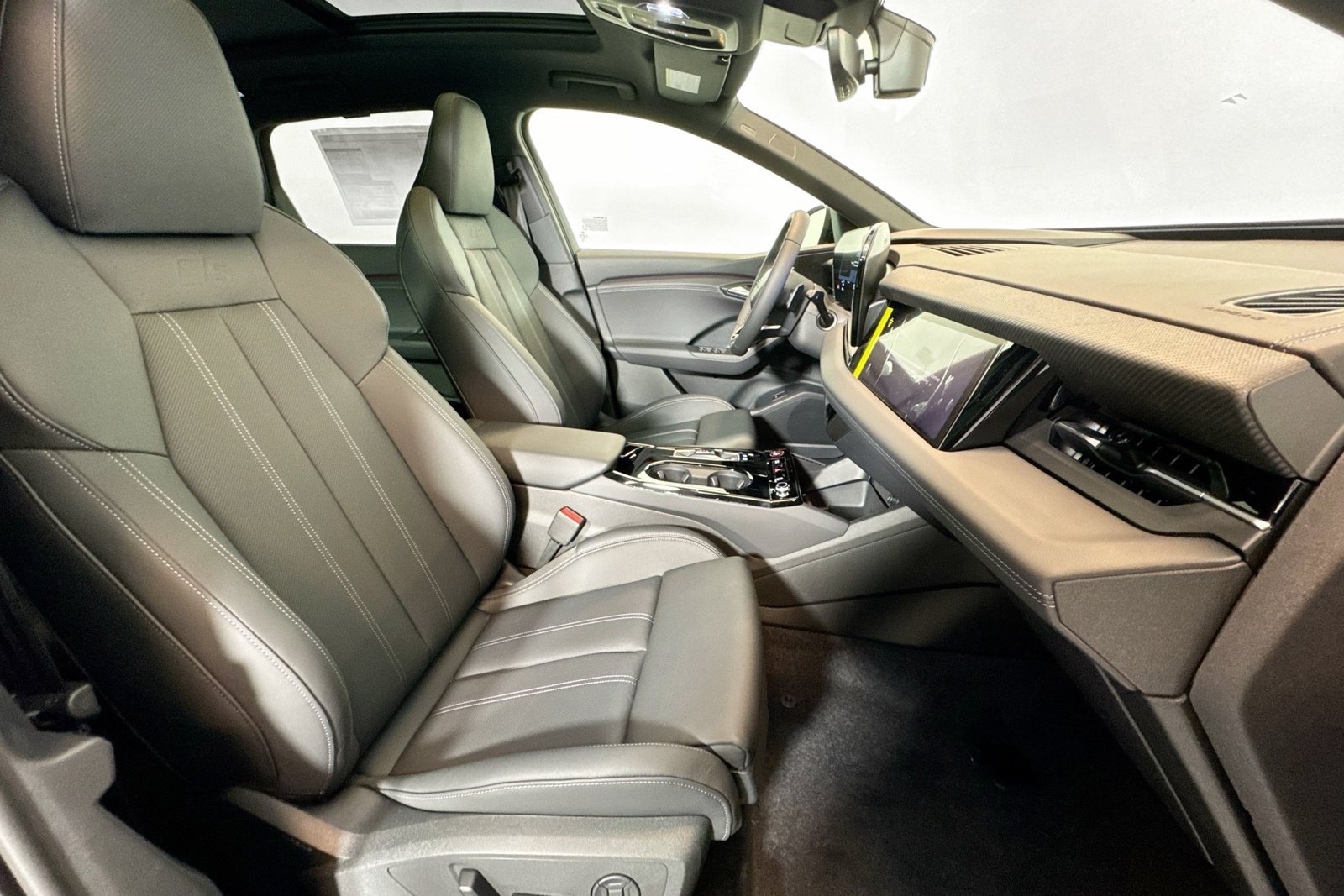 New 2027 Audi SQ6 e-tron Premium Plus AWD/4WD image 25