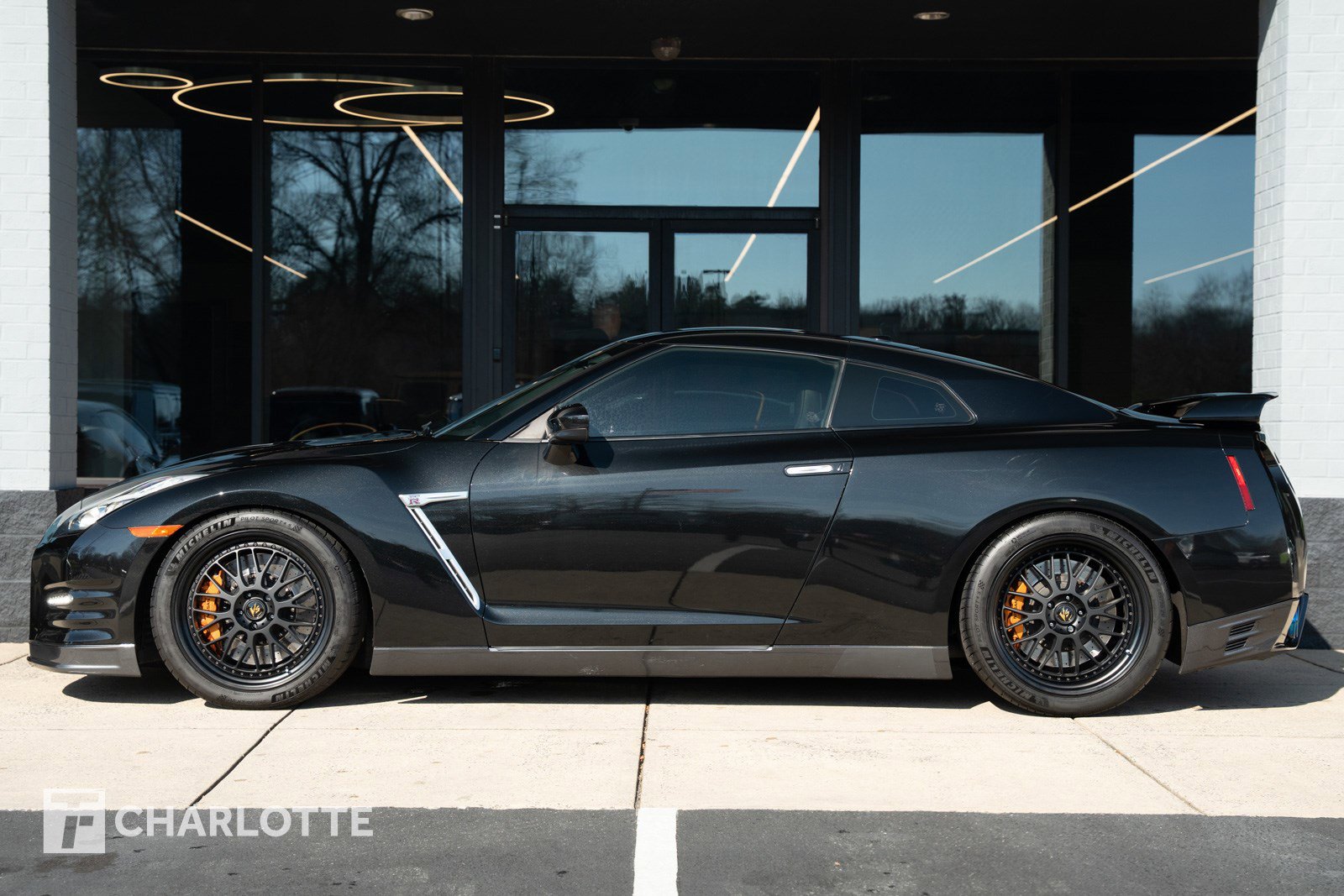 Used 2015 Nissan GT-R Premium image 8