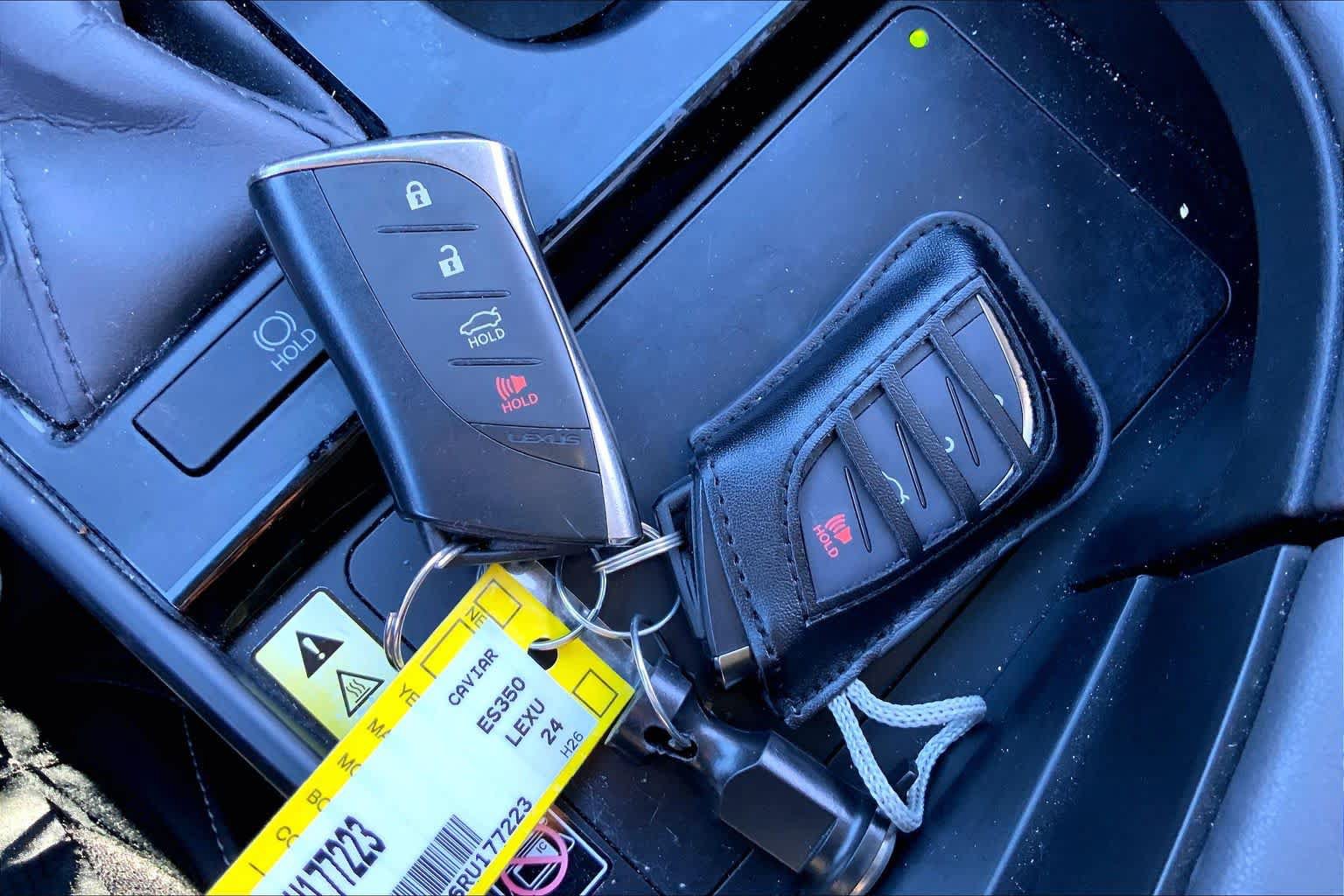 Used 2024 Lexus ES 350 Ultra Luxury w/ Accessory Package (Z2) FWD image 15