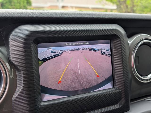 Used 2019 Jeep Wrangler Unlimited Sahara AWD/4WD image 21