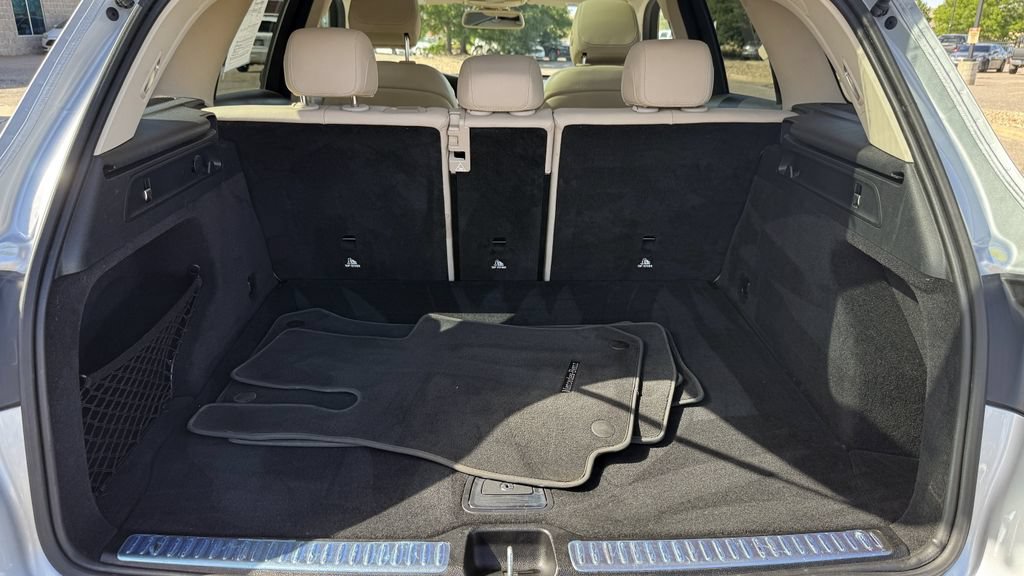Used 2019 Mercedes-Benz GLC 300 4MATIC image 11