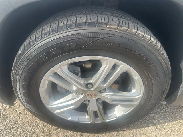 Used 2023 GMC Terrain SLE AWD/4WD image 11