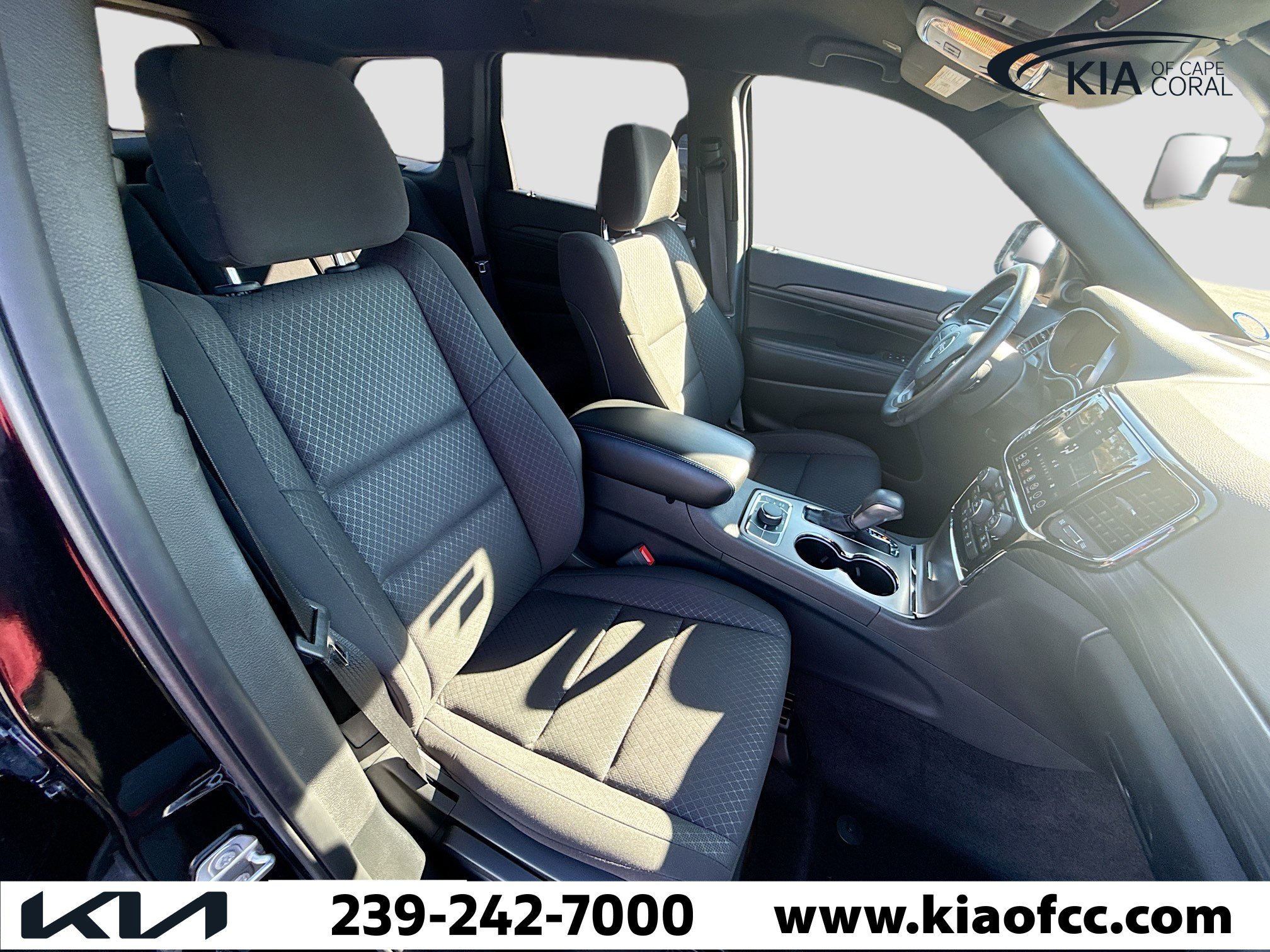 Used 2019 Jeep Grand Cherokee Laredo image 14