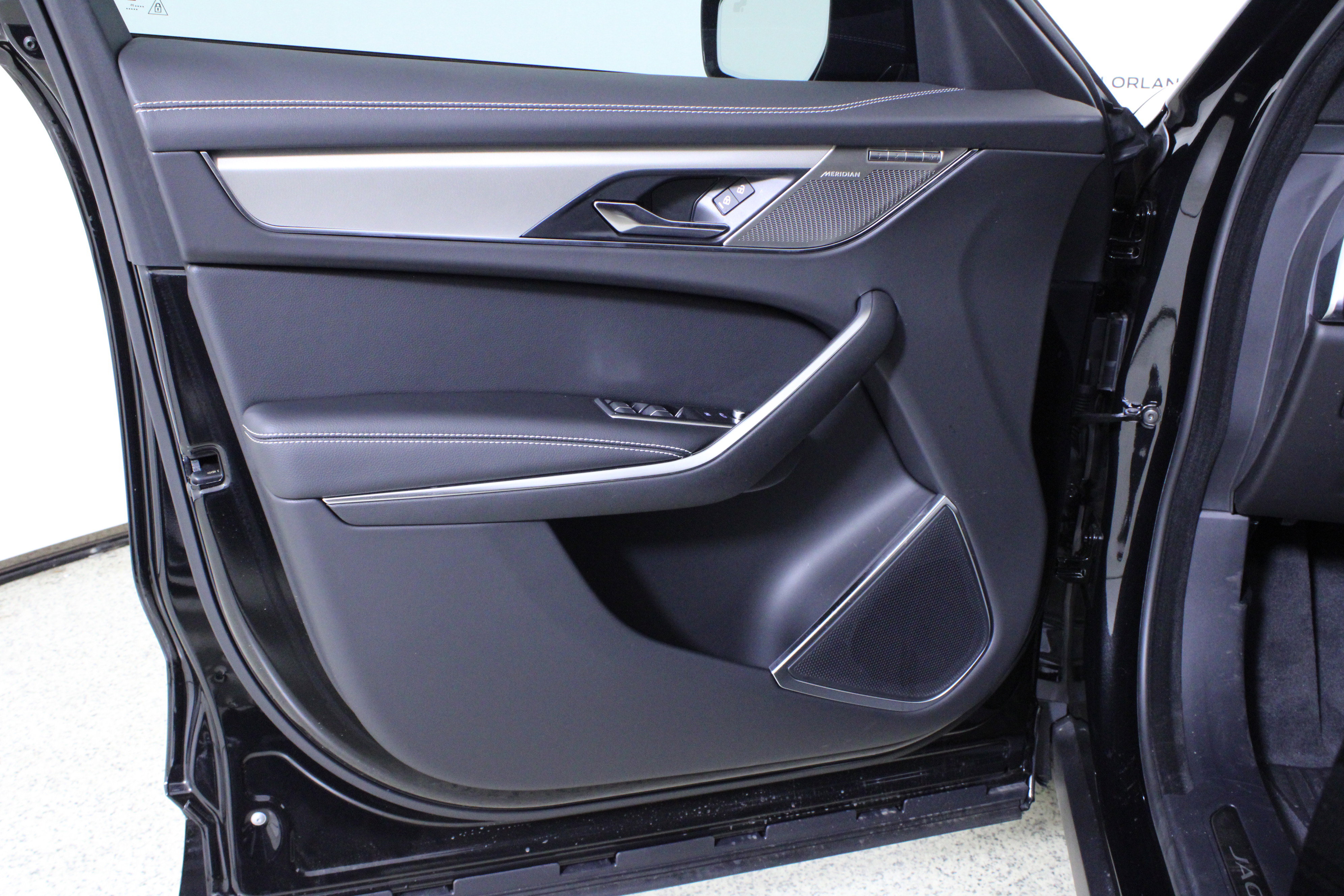 New 2026 Jaguar F-PACE R-Dynamic S image 15