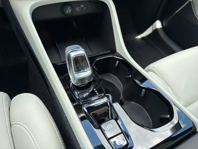 New 2026 Volvo XC40 B5 Plus w/ Protection Package Premier AWD/4WD image 26