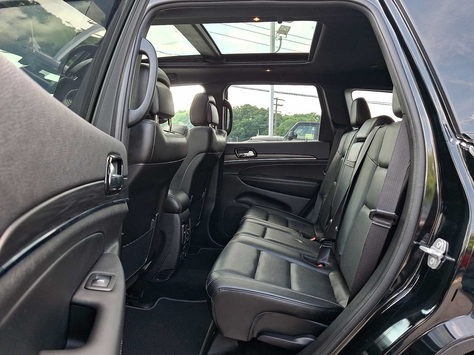Used 2021 Jeep Grand Cherokee Limited w/ Quick Order Package 28K 80th AWD/4WD image 10