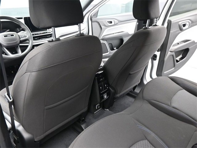 Used 2025 Jeep Compass Sport image 18