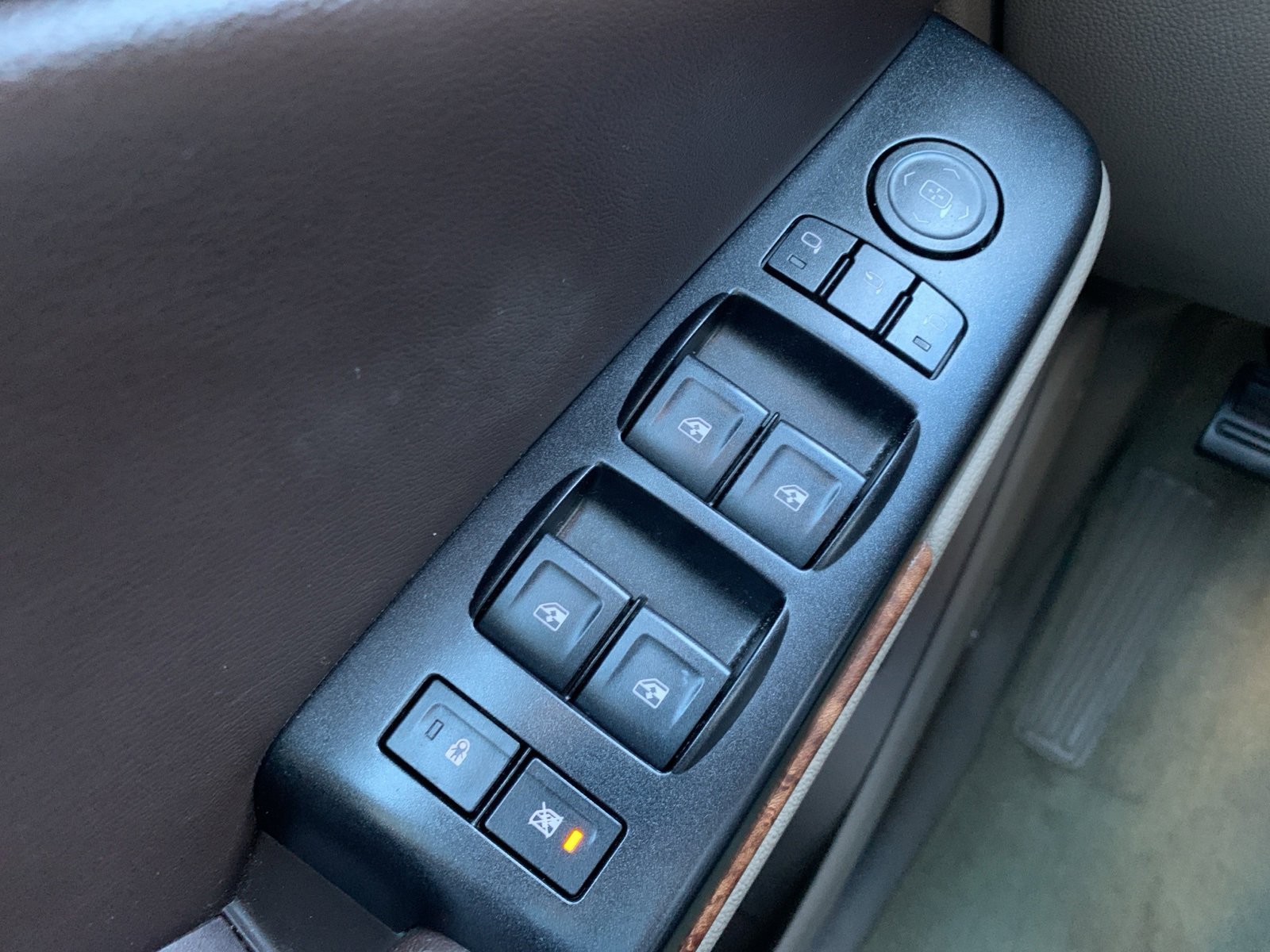 Used 2016 Chevrolet Suburban LTZ image 35