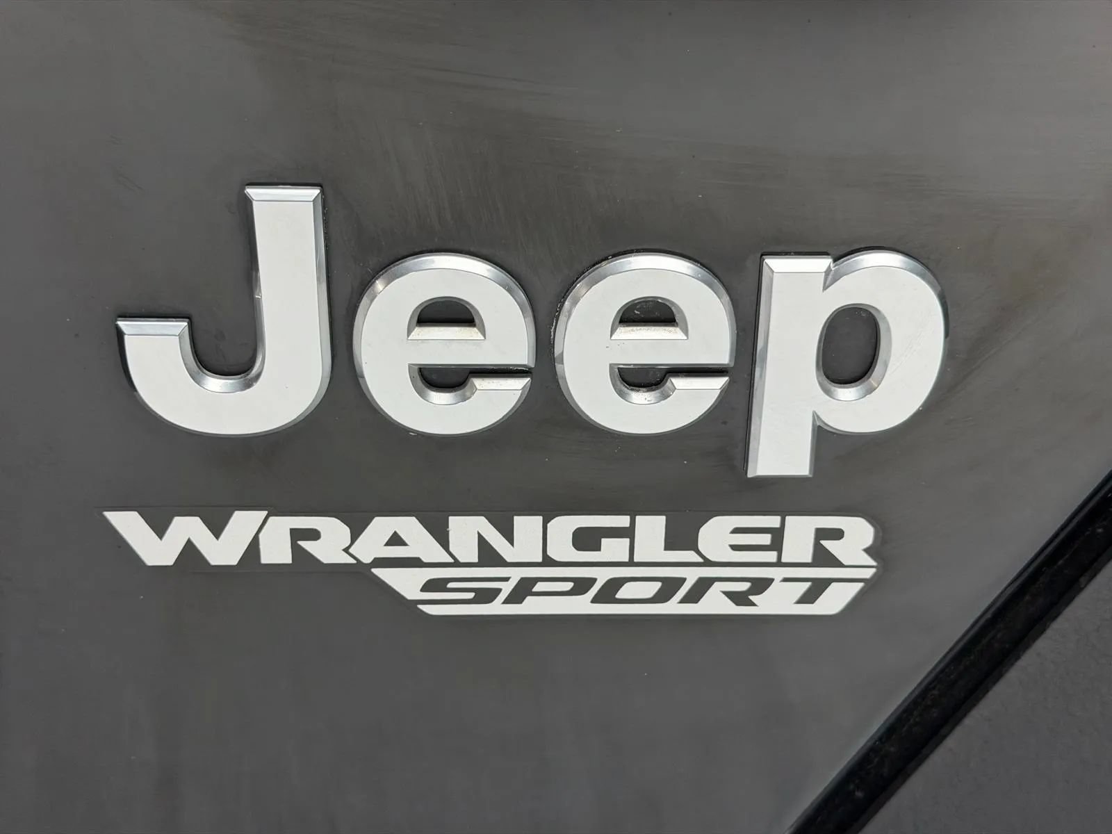 Used 2018 Jeep Wrangler Sport AWD/4WD image 9