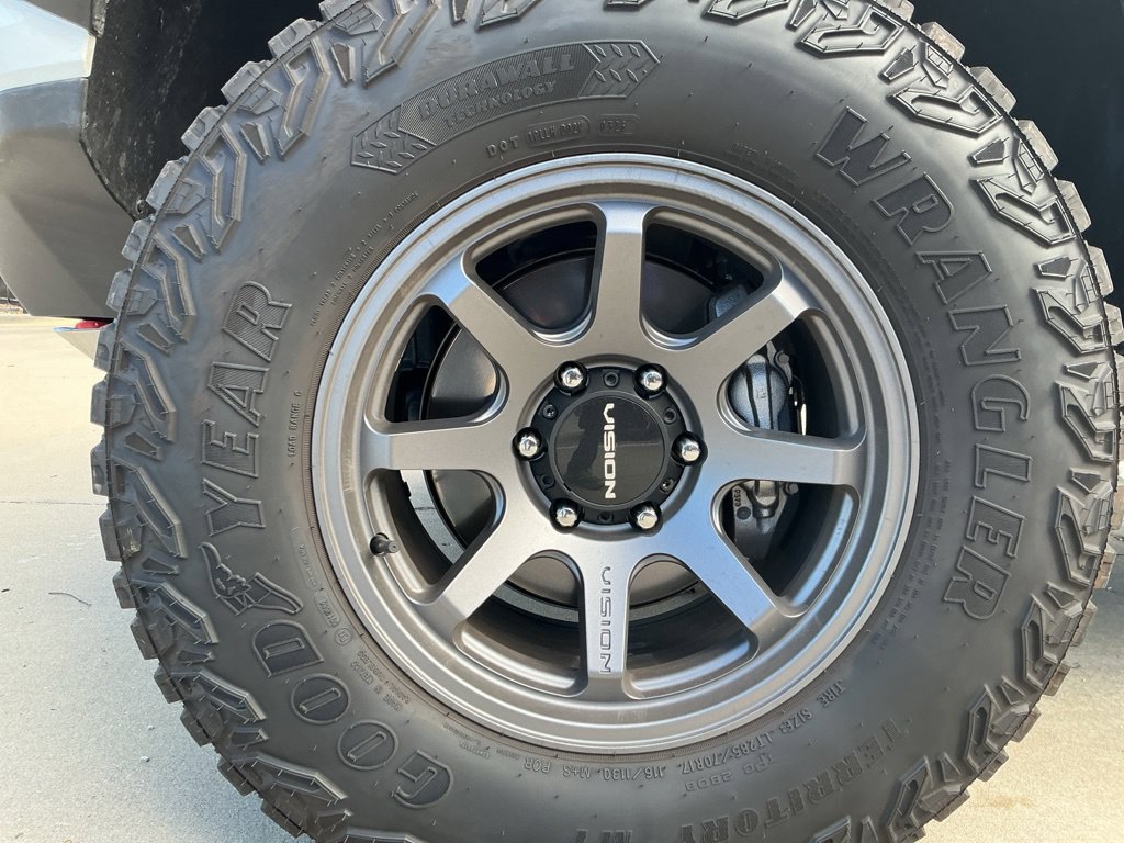 Used 2026 Chevrolet Colorado ZR2 w/ Technology Package AWD/4WD image 5