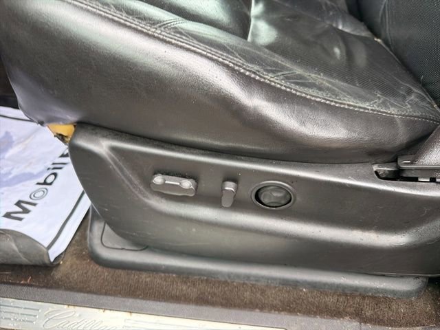 Used 2008 Cadillac Escalade ESV AWD image 29