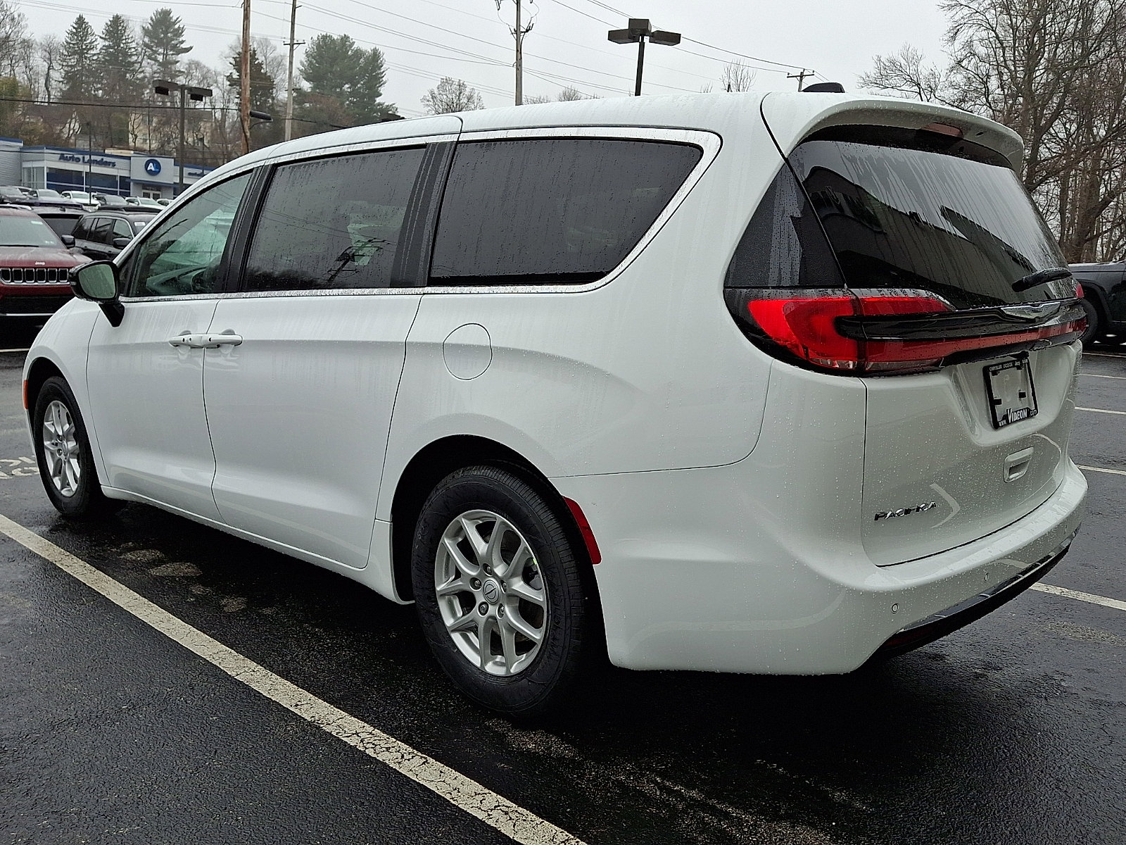 New 2026 Chrysler Pacifica Select FWD image 4