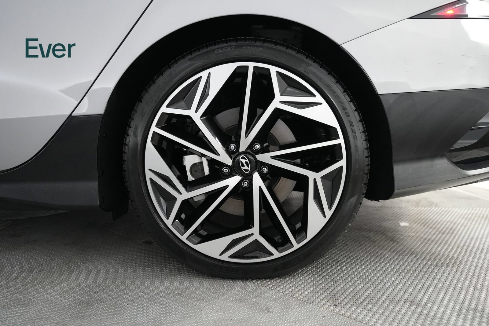 Used 2024 Hyundai Ioniq 6 SEL RWD image 9