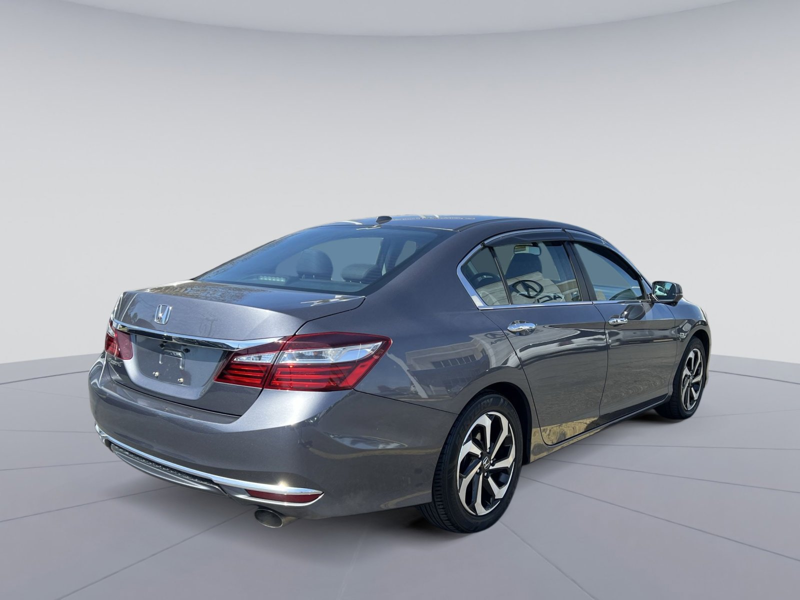 Used 2016 Honda Accord EX-L image 5