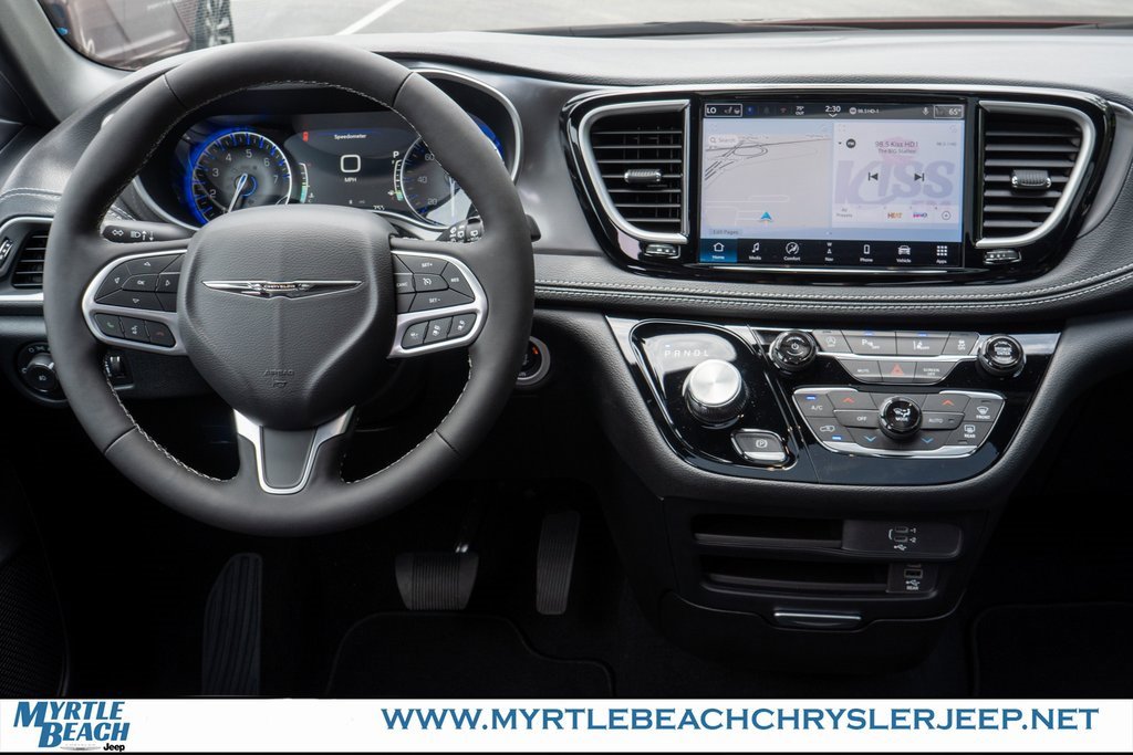 New 2026 Chrysler Pacifica Select image 15