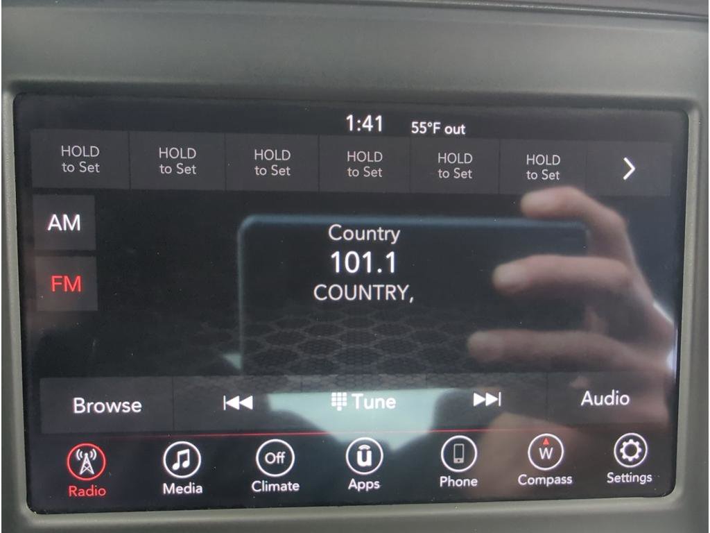 Used 2019 Dodge Charger SXT image 15