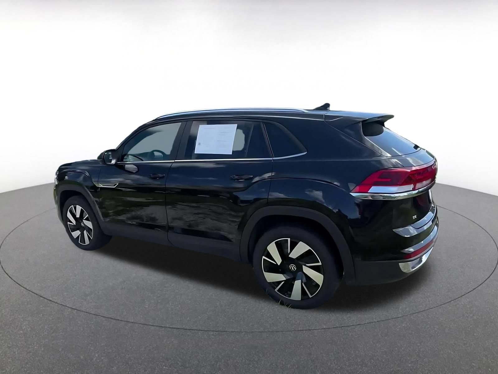 Used 2026 Volkswagen Atlas Cross Sport SE FWD image 9